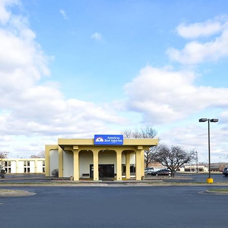 Americas Best Value Inn Moline Exterior photo