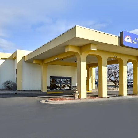 Americas Best Value Inn Moline Exterior photo