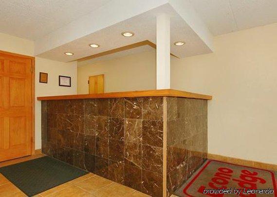 Americas Best Value Inn Moline Interior photo