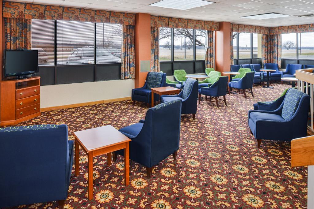 Americas Best Value Inn Moline Exterior photo