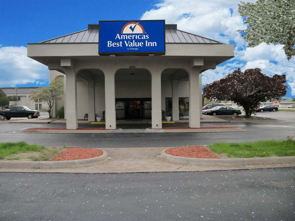 Americas Best Value Inn Moline Exterior photo