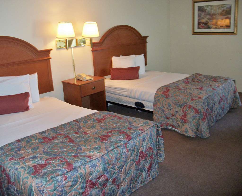 Americas Best Value Inn Moline Room photo